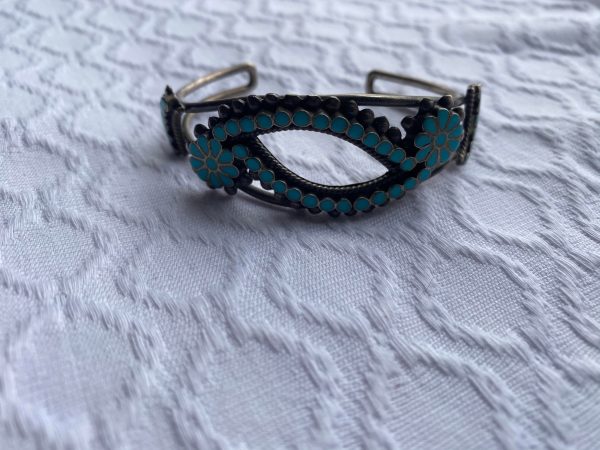 Vintage Zuni Matthew And Rosemary M&R Signed Sterling Turquoise flush inlay flower cuff bracelet - Image 4