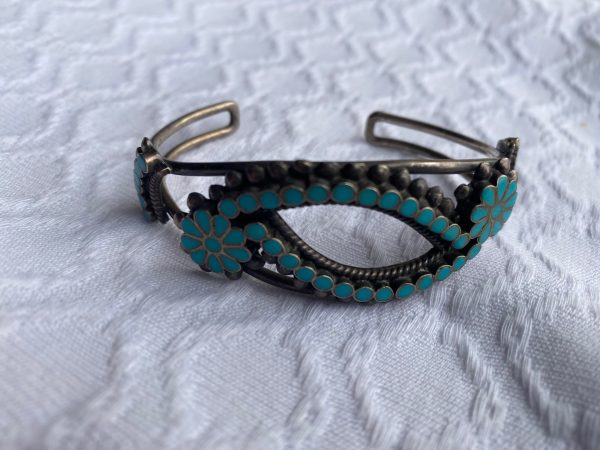 Vintage Zuni Matthew And Rosemary M&R Signed Sterling Turquoise flush inlay flower cuff bracelet - Image 5