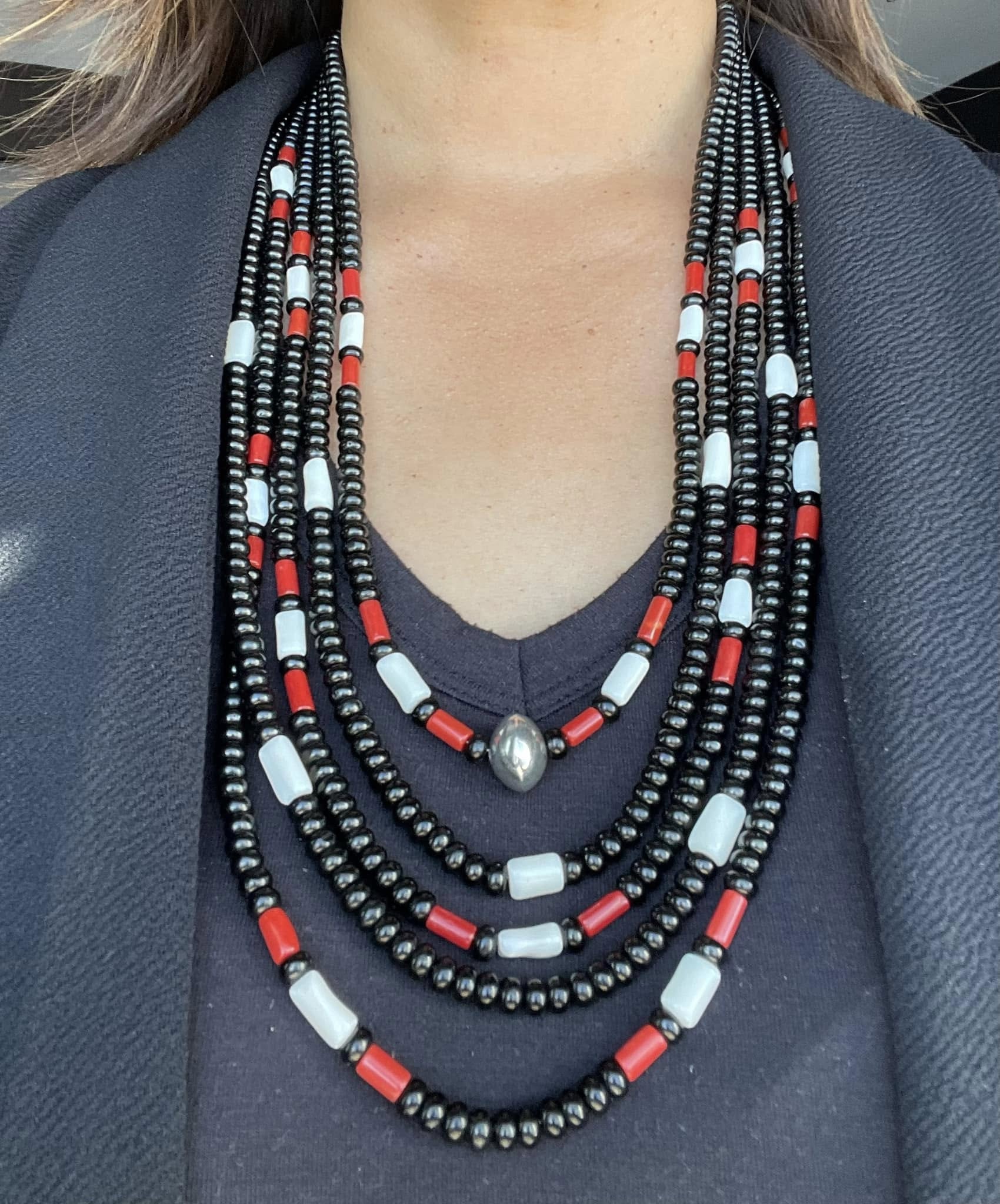 Zuni Jovanna Poblano Signed Sterling Silver Black Jet & Japanese,Italian Coral Strand Necklace 69/ - Image 2